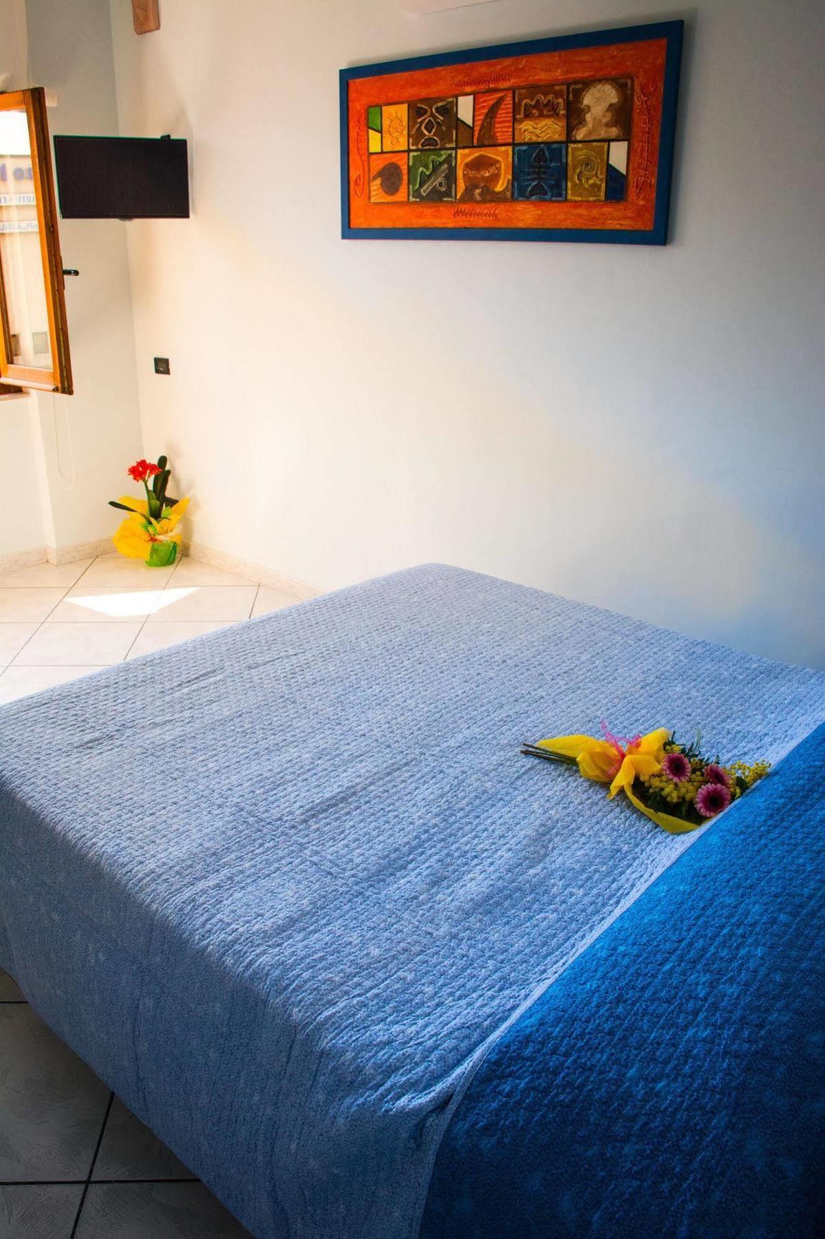 Bramasole Bed and Breakfast Quartu SantʼElena Exteriör bild