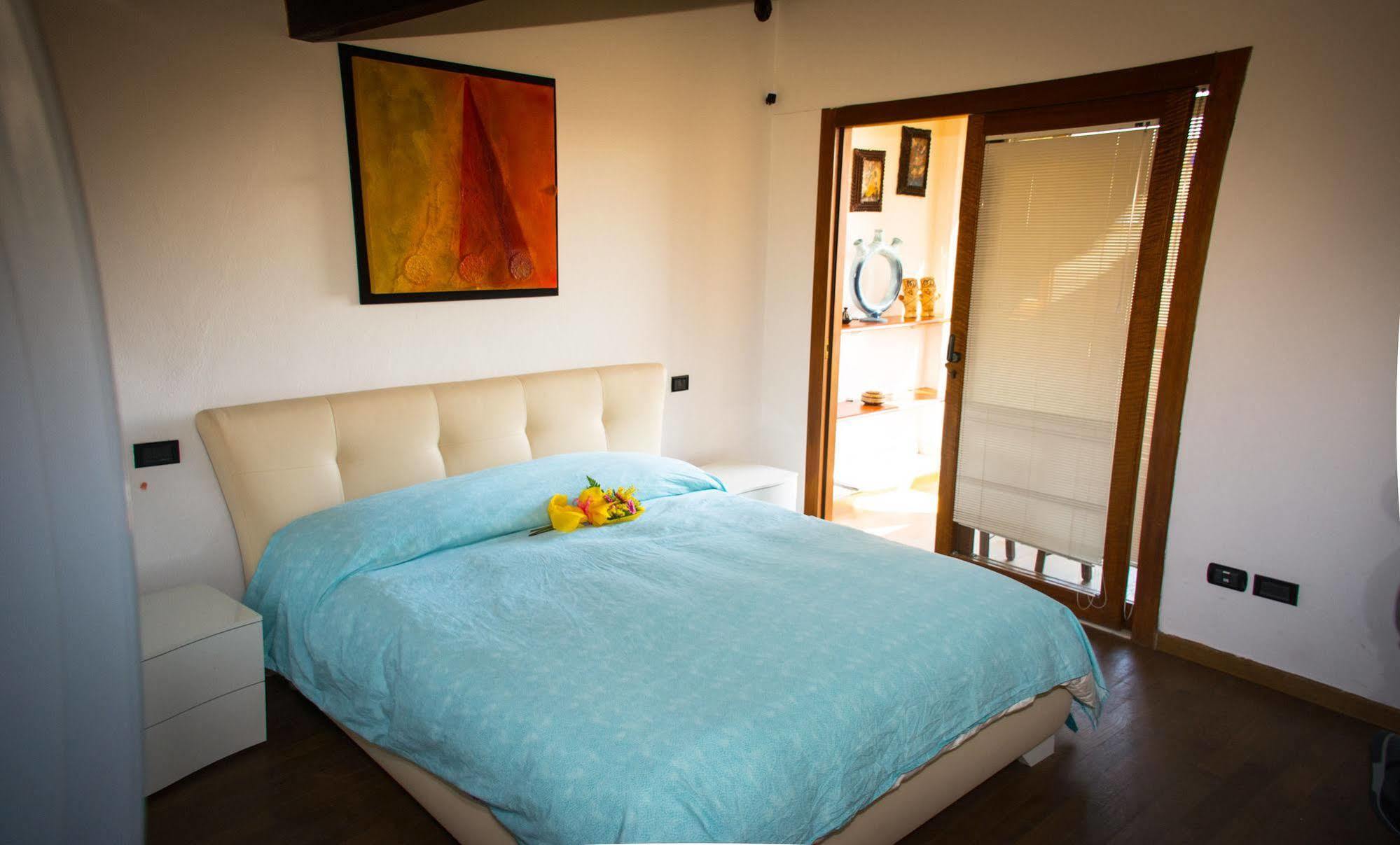 Bramasole Bed and Breakfast Quartu SantʼElena Exteriör bild